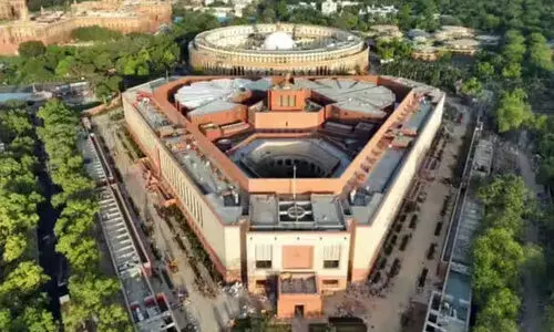 പാർലമെന്റ് സമ്മേളനം: അജണ്ട വെളിപ്പെടുത്താതെ സർവകക്ഷിയോഗം