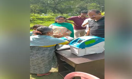 തെ​ര​ഞ്ഞെ​ടു​പ്പി​നെ അ​റി​യാ​ന്‍ ഗോ​ത്ര​കു​ടും​ബ​ങ്ങ​ള്‍