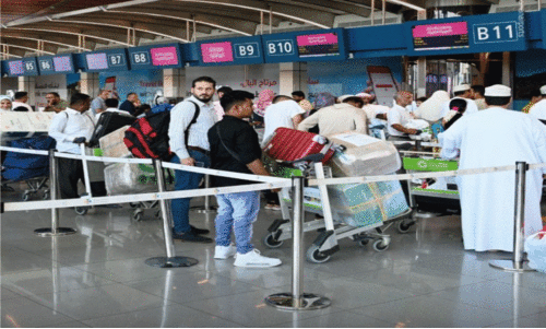 ഖ​രീ​ഫ്​: സ​ലാ​ല എ​യ​ർ​പോ​ർ​ട്ടി​ലെ​ത്തി​യ​ത്​ 4.71 ല​ക്ഷം യാ​ത്ര​ക്കാ​ർ