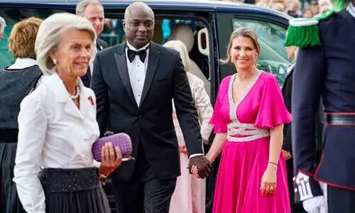 നോർവേ രാജകുമാരിയും മന്ത്രവാദി ഡ്യുറെക് വെറെറ്റും വിവാഹിതരാകുന്നു