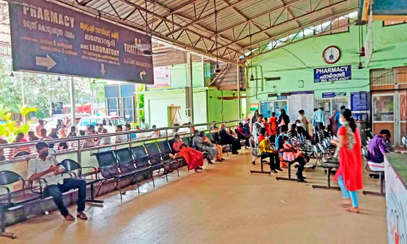 തിരക്കൊഴിഞ്ഞ് നഗരവും ആതുരാലയങ്ങളും