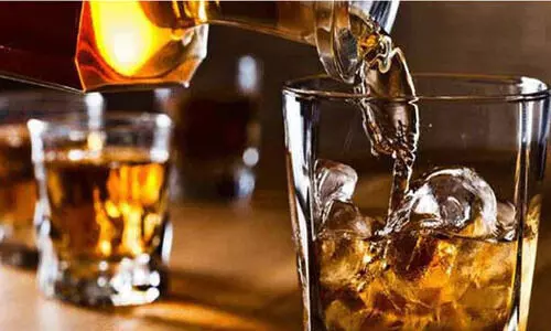 ബാ​റു​ക​ൾ​ക്ക്​ അ​ന​ധി​കൃ​ത ലൈ​സ​ൻ​സ് ​: 10.32 കോ​ടി രൂ​പ​യു​ടെ ക്ര​മ​ക്കേ​ട്​ ക​ണ്ടെ​ത്ത​ൽ സി.​എ.​ജി റി​പ്പോ​ർ​ട്ടി​ൽ