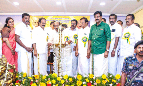 എ​സ്.​എ​ൻ.​ഡി.​പി പ​ത്ത​നം​തി​ട്ട ടൗ​ൺ ശാ​ഖ നി​ർ​മി​ച്ച ഗു​രു​കൃ​പ പ്രാ​ർ​ഥ​ന മ​ന്ദി​രം യോ​ഗം ജ​ന​റ​ൽ സെ​ക്ര​ട്ട​റി വെ​ള്ളാ​പ്പള്ളി നടേശൻ ഉ​ദ്​​ഘാ​ട​നം ചെ​യ്യു​ന്നു