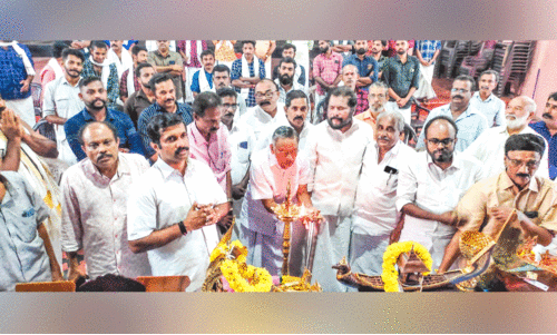ജലോത്സവത്തിൽ വിജയികളായ പള്ളിയോടങ്ങൾക്ക് സ്വീകരണം നൽകി ജലോത്സവത്തിൽ വിജയികളായ പള്ളിയോടങ്ങൾക്ക് സ്വീകരണം നൽകി
