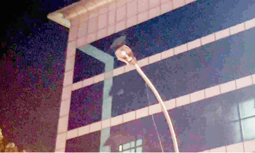 ന​ഗ​ര​ത്തി​ലെ തെ​ളി​യാ​ത്ത വ​ഴി​വി​ള​ക്കു​ക​ൾ