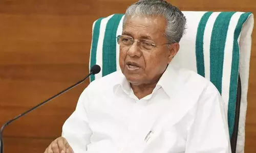 ഗ്രന്ഥശാലകളെ കൈപ്പിടിയിലാക്കാൻ കേ​ന്ദ്രം ശ്രമിക്കുന്നെന്ന്​ മുഖ്യമന്ത്രി    ​