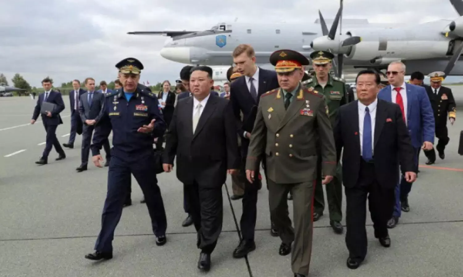 റഷ്യയിൽ ആയുധപ്പുരകൾ സന്ദർശിച്ച് കിം ജോങ് ഉൻ