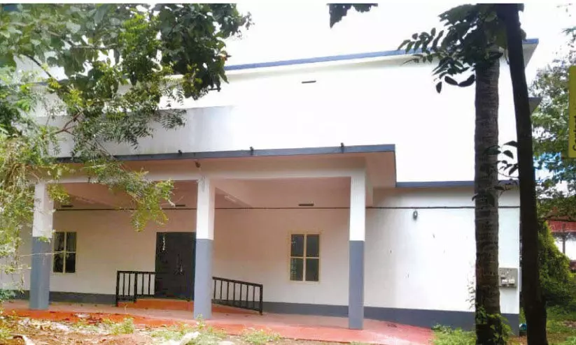 ഫർണിച്ചർ ടെൻഡറായില്ല; മലപ്പുറം ജില്ല സപ്ലൈ ഓഫിസ് കെട്ടിടോദ്ഘാടനം വൈകും ഫർണിച്ചർ ടെൻഡറായില്ല; മലപ്പുറം ജില്ല സപ്ലൈ ഓഫിസ് കെട്ടിടോദ്ഘാടനം വൈകും