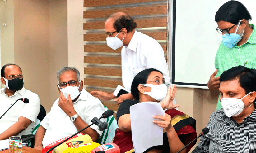 ഒന്നിച്ചൊന്നായ് ചെറുക്കാം നിപയെ ഒന്നിച്ചൊന്നായ് ചെറുക്കാം നിപയെ