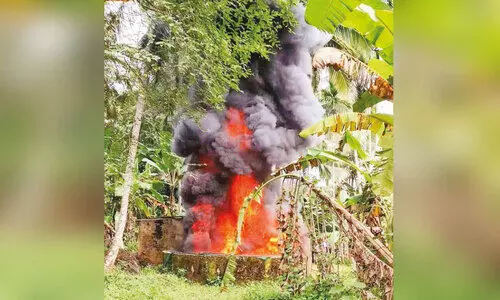 ക​ത്തി​ച്ച കി​ണ​റ്റി​ൽ ഡീ​സ​ൽ ഉ​റ​വ; തി​ങ്ക​ളാ​ഴ്ച വീ​ണ്ടും ക​ത്തി​ക്കും