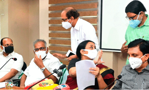 ഒന്നിച്ചൊന്നായ് ചെറുക്കാം നിപയെ