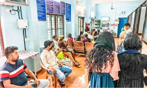ആറാട്ടുപുഴ കുടുംബാരോഗ്യ കേന്ദ്രത്തിൽ ഡോക്ടർമാരില്ല; വലഞ്ഞ് രോഗികൾ