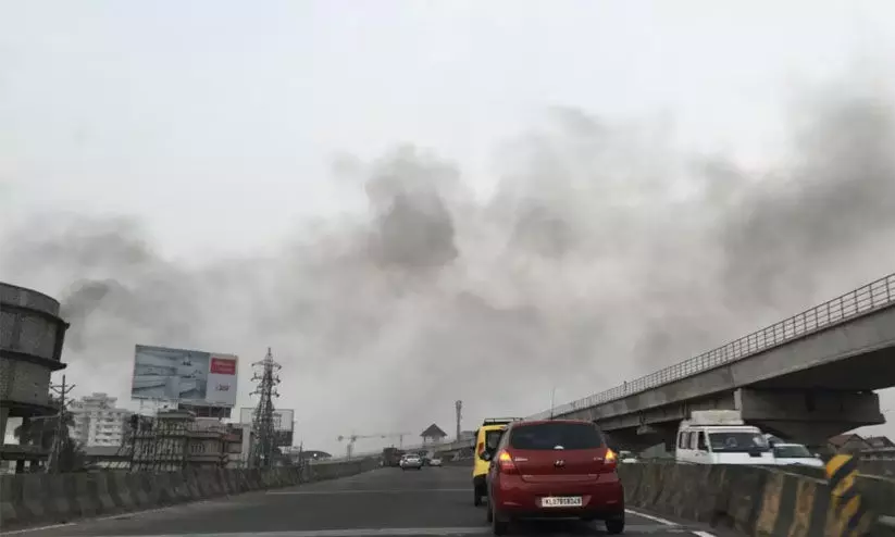 അയ്യൻകുഴി നിവാസികളുടെ ശ്വാസകോശ രോഗങ്ങൾക്ക് കാരണം അന്തരീക്ഷ മലിനീകരണമെന്ന് റിപ്പോർട്ട് അയ്യൻകുഴി നിവാസികളുടെ ശ്വാസകോശ രോഗങ്ങൾക്ക് കാരണം അന്തരീക്ഷ മലിനീകരണമെന്ന് റിപ്പോർട്ട്
