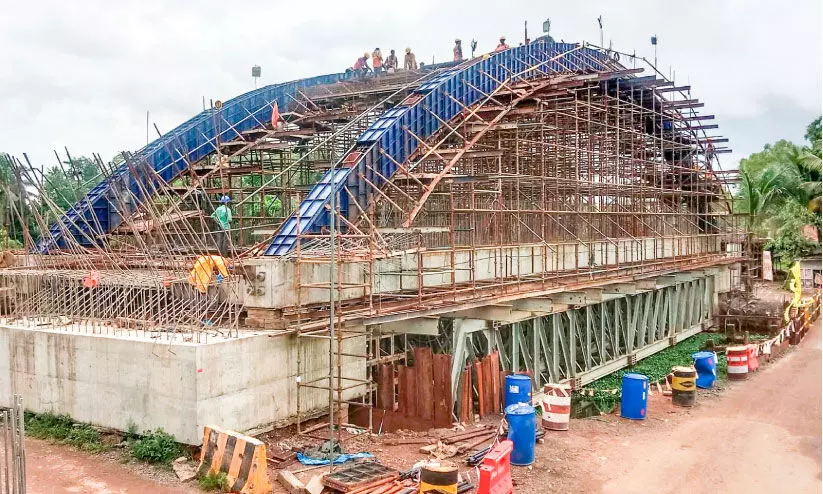 എ.സി റോഡ് നവീകരണം; മുട്ടാർപാലത്തിന്റെ നിർമാണം അതിവേഗത്തിൽ എ.സി റോഡ് നവീകരണം; മുട്ടാർപാലത്തിന്റെ നിർമാണം അതിവേഗത്തിൽ