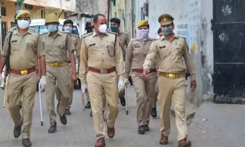 ദലിത് കുടുംബത്തിന്റെ കൊലപാതകം: യു.പിയിൽ  താൽകാലിക പൊലീസ് സ്റ്റേഷൻ