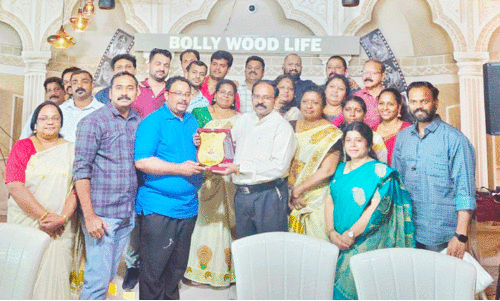 ആ​ന​ന്ദ​രാ​ജി​ന് യാ​ത്ര​യ​യ​പ്പ് ന​ൽ​കി