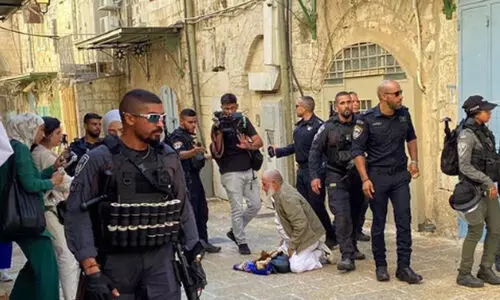 അൽ അഖ്സയിൽ വിശ്വാസികളെ ആക്രമിച്ച് ഇസ്രായേൽ സേന