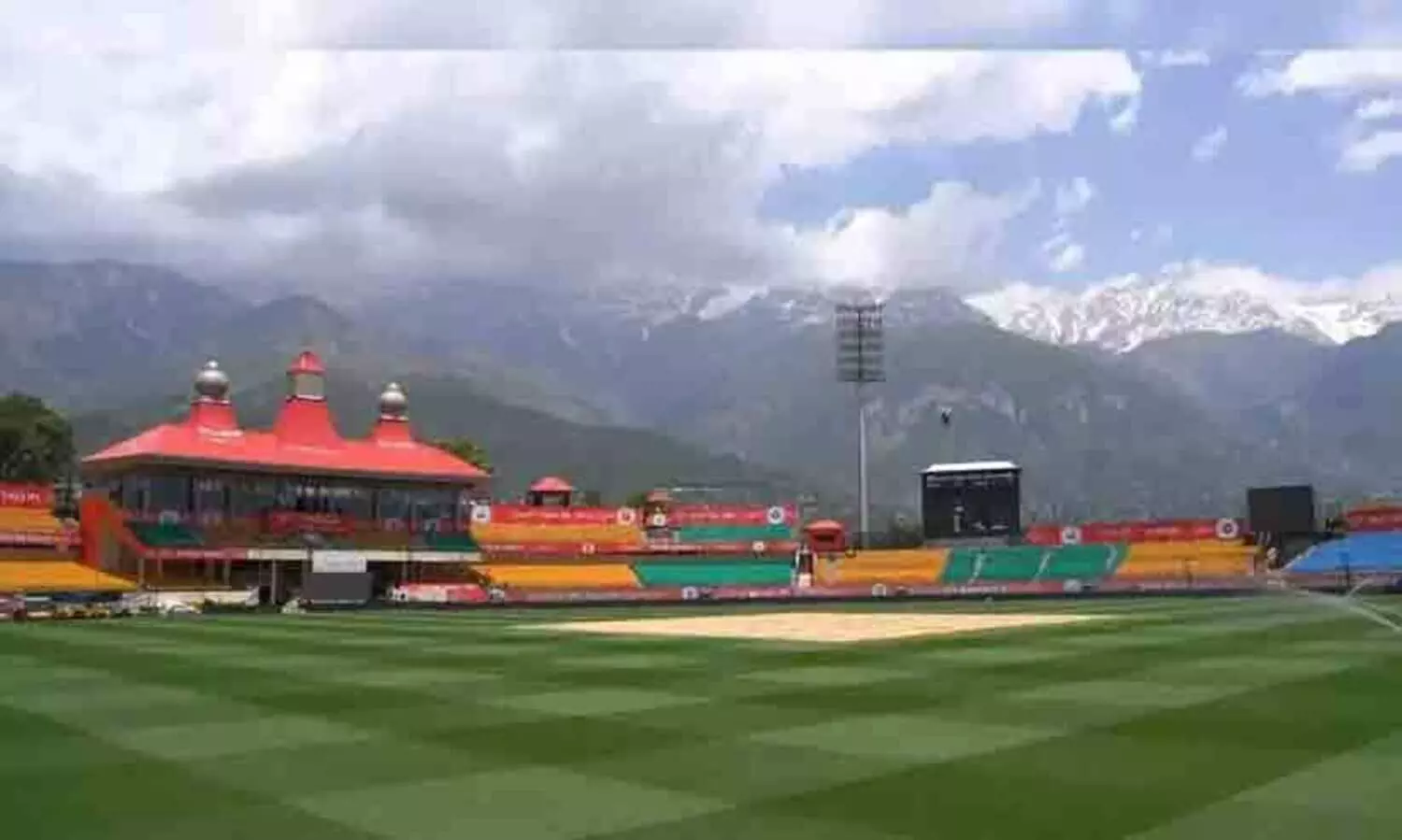 ഔട്ട്ഫീൽഡിൽ ഫംഗസ് ബാധ; ധരംശാല സ്റ്റേഡിയത്തിൽ ലോകകപ്പ് നടക്കുമോ..?