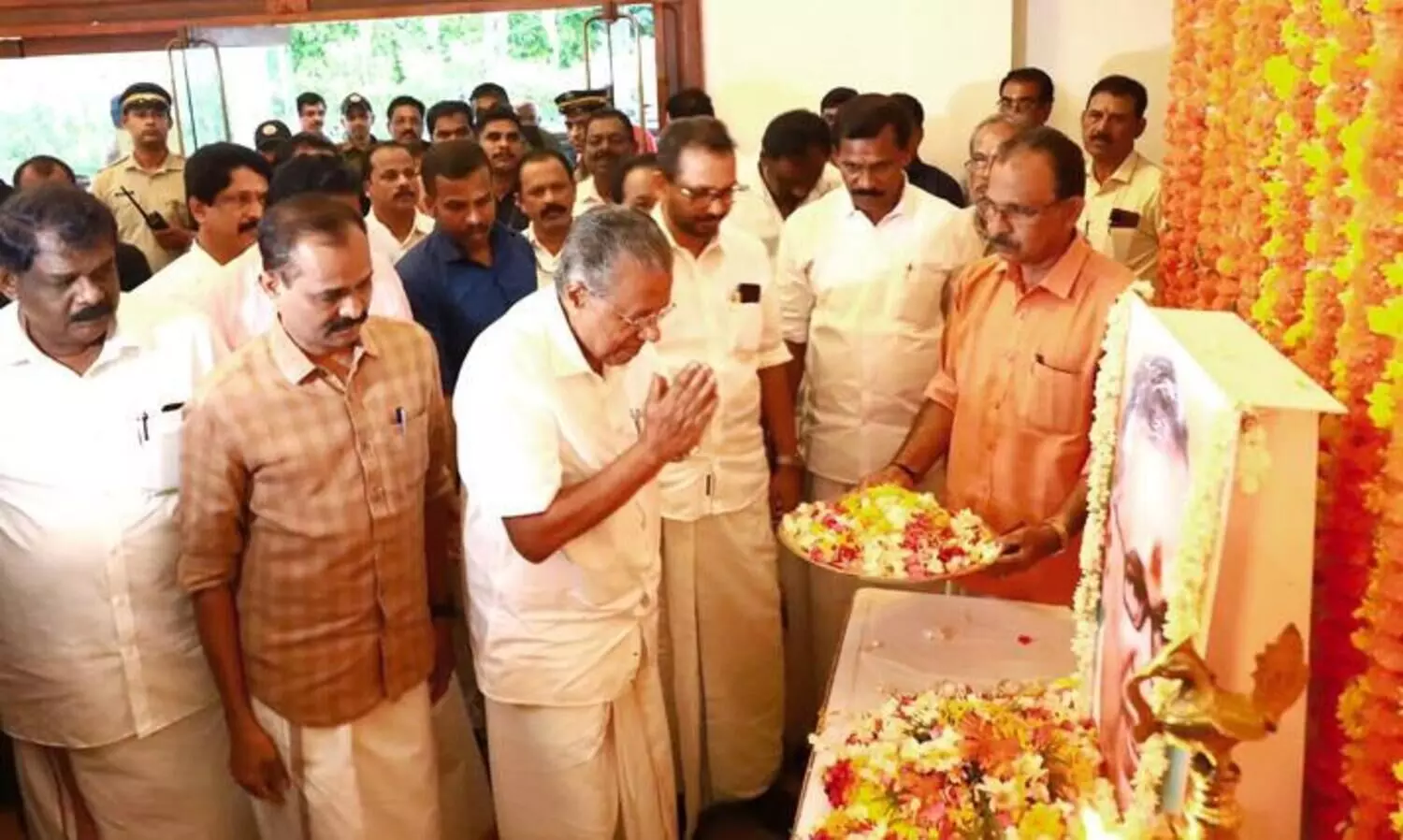 പി.പി. മുകുന്ദൻ സംഘടന പ്രവർത്തനത്തിന് ഉത്തമ മാതൃക -പിണറായി വിജയൻ