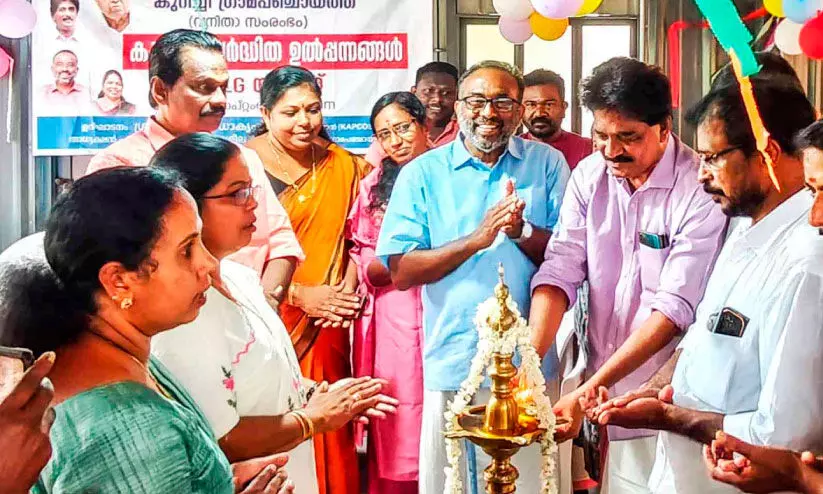 കപ്പയിൽനിന്ന് മൂല്യവർധിത ഉൽപന്നങ്ങളുമായി കുടുംബശ്രീ സംരംഭം കപ്പയിൽനിന്ന് മൂല്യവർധിത ഉൽപന്നങ്ങളുമായി കുടുംബശ്രീ സംരംഭം