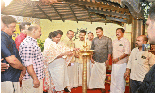 ഫ്ര​ണ്ട്സ് ഓ​ഫ് അ​ടൂ​ർ ഓ​ണം ആ​ഘോ​ഷി​ച്ചു