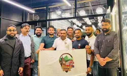 ലണ്ടൻ ടു മലപ്പുറം: കാറിൽ അഞ്ചംഗ സംഘം പുറപ്പെട്ടു,   13 രാ​ജ്യ​ങ്ങ​ൾ താ​ണ്ടി​യാ​ണ് ഇ​ന്ത്യ​യി​ലെ​ത്തു​ക