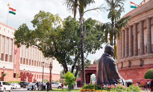 ജ​നാ​ധി​പ​ത്യ​ം പുതിയ മ​ന്ദി​ര​ത്തി​ലേക്ക്