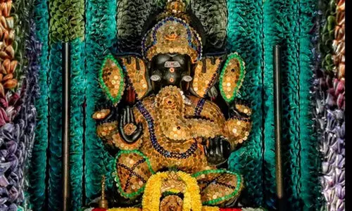Ganesh Chaturdi; temple decorated with coins and notes worth 3 crore; muslim community postponed eid milad festivals