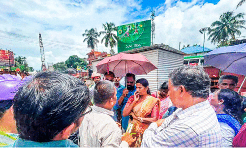 ദേശീയപാതയിൽ അപകടങ്ങളും ഗതാഗതക്കുരുക്കും ദേശീയപാതയിൽ അപകടങ്ങളും ഗതാഗതക്കുരുക്കും