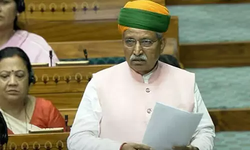 വനിത സംവരണ ബിൽ ലോക്സഭയിൽ അവതരിപ്പിച്ചു; പഴയ ബിൽ നിലവിലുണ്ടെന്ന് പ്രതിപക്ഷം