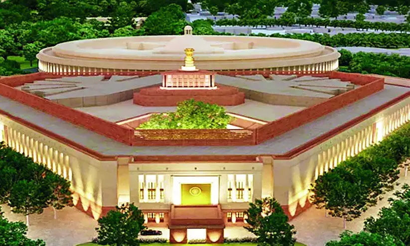 പഴയ വീറോടെ പുതിയ മന്ദിരത്തിൽ