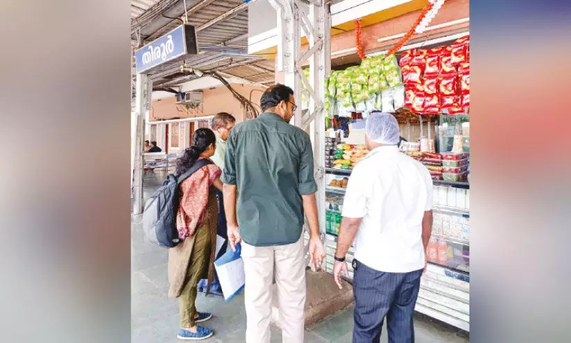 തിരൂര് റെയില്വേ സ്റ്റേഷന് ഈറ്റ് റൈറ്റ് സ്റ്റേഷന് സര്ട്ടിഫിക്കറ്റ് തിരൂര് റെയില്വേ സ്റ്റേഷന് ഈറ്റ് റൈറ്റ് സ്റ്റേഷന് സര്ട്ടിഫിക്കറ്റ്