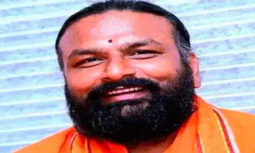 നിയമസഭ സീറ്റ് വാഗ്ദാനം ചെയ്ത് പണം തട്ടൽ; ഹാ​ല​ശ്രീ സ്വാ​മി ഒ​ഡി​ഷ​യി​ൽ അ​റ​സ്റ്റി​ൽ