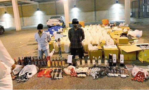 1500 കു​പ്പി മ​ദ്യ​വു​മാ​യി  ര​ണ്ടു വി​ദേ​ശി​ക​ൾ അ​റ​സ്റ്റി​ൽ