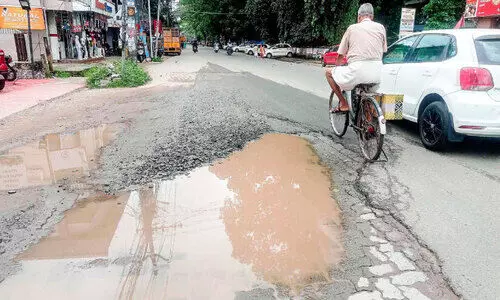 കുഴിയടച്ച് കുഴിയാക്കി ജല അതോറിറ്റി കുഴിയടച്ച് കുഴിയാക്കി ജല അതോറിറ്റി