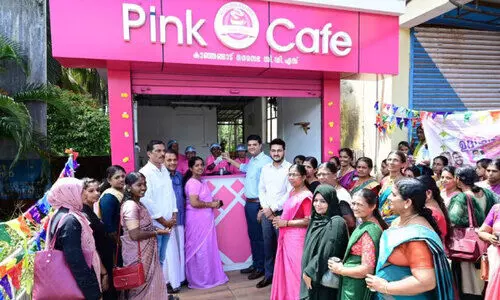 kudumbashree pink cafe