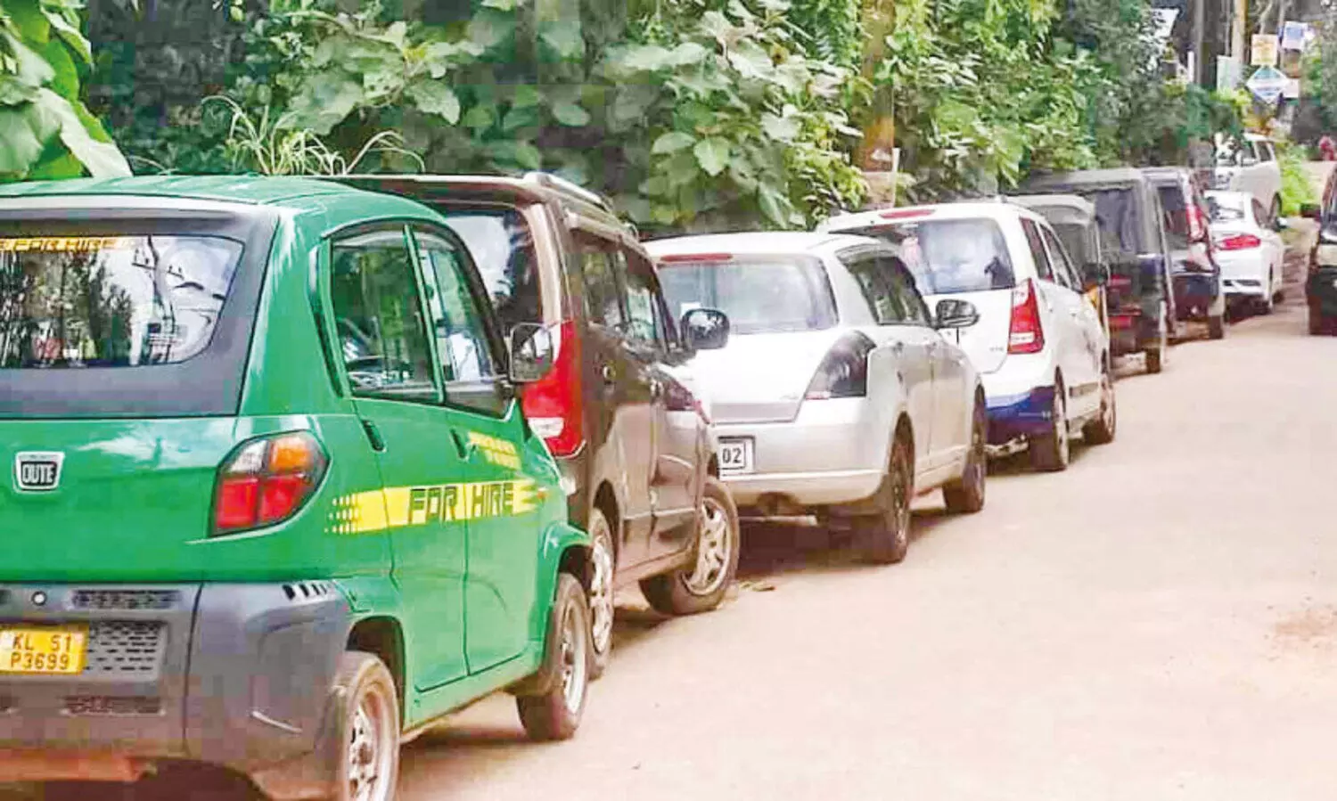 കണ്ണിയംപുറത്ത് അനധികൃത പാർക്കിങ്; 20 വാഹനങ്ങൾക്കെതിരെ നടപടി