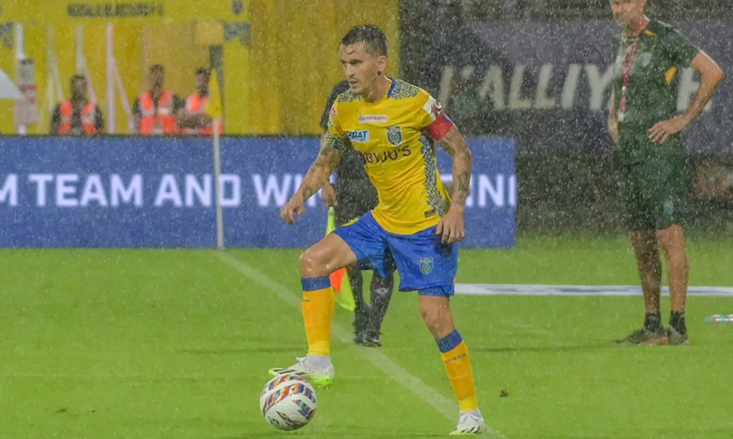 ആ കണക്കുവീട്ടിത്തന്നെ ബ്ലാസ്റ്റേഴ്സ് തുടങ്ങി; ബംഗളൂരുവിനെ വീഴ്ത്തിയത് 2-1ന്