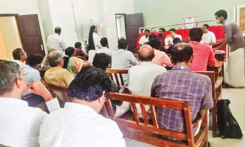 ഡീസൽ ചോർച്ച: കുടുംബങ്ങളുടെ ദുരിതം തീർക്കാൻ നടപടി ഡീസൽ ചോർച്ച: കുടുംബങ്ങളുടെ ദുരിതം തീർക്കാൻ നടപടി