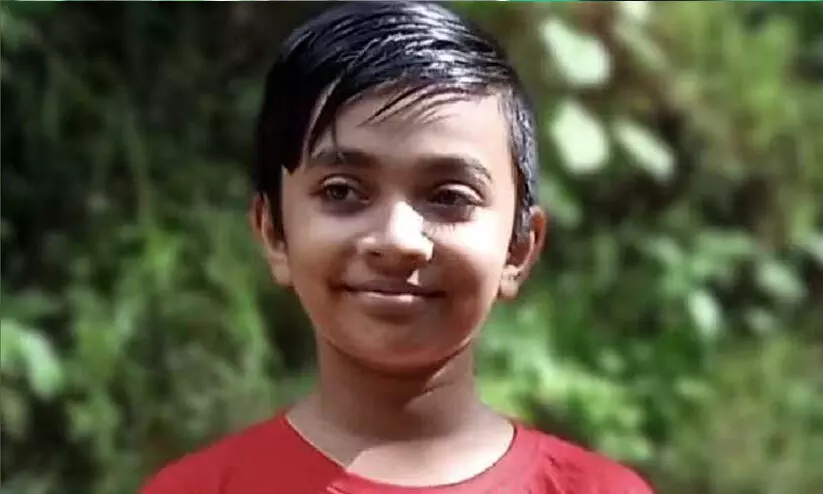 ഉമ്മയോടൊപ്പം സ്കൂട്ടറിൽ പോകവെ 10 വയസ്സുകാരൻ ബസിടിച്ച് മരിച്ച സംഭവം: ഡ്രൈവർ അറസ്റ്റിൽ ഉമ്മയോടൊപ്പം സ്കൂട്ടറിൽ പോകവെ 10 വയസ്സുകാരൻ ബസിടിച്ച് മരിച്ച സംഭവം: ഡ്രൈവർ അറസ്റ്റിൽ