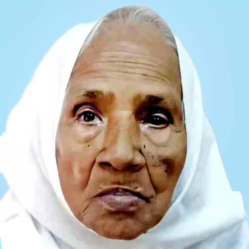 അ​ജ്മാ​ബി ഉ​മ്മ