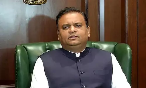 ശിവസേന വിമതർക്കെതിരായ അയോഗ്യത ഹരജി; താമസിപ്പിക്കലോ തിടുക്കമോ ഉണ്ടാകില്ലെന്ന് സ്പീക്കർ