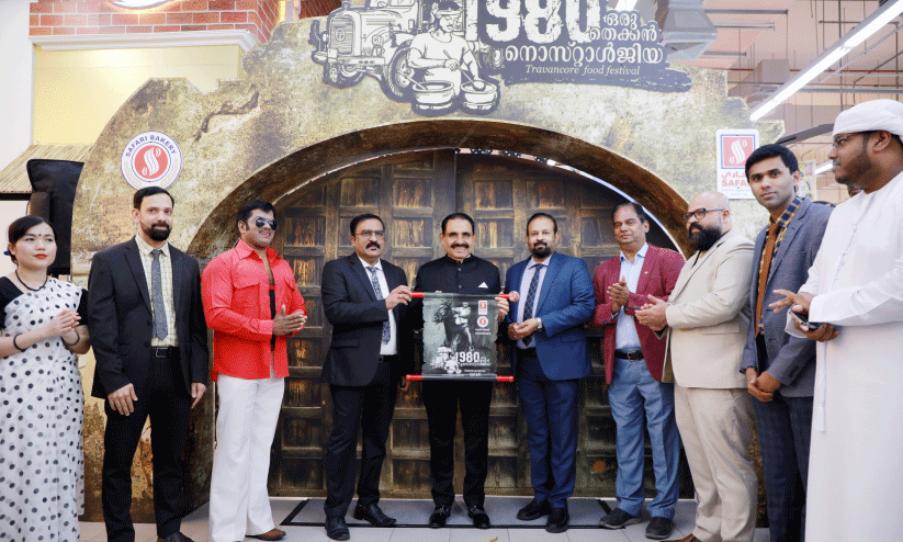 ന​ട​ൻ ജ​യ​ന്‍റെ ഓ​ർ​മ​ക​ളു​മാ​യി സ​ഫാ​രി​യി​ൽ ആ​രം​ഭി​ച്ച ഭ​ക്ഷ്യ​മേ​ള ഗ്രൂ​പ് മാ​നേ​ജി​ങ് ഡ​യ​റ​ക്ട​ര്‍ സൈ​നു​ല്‍ ആ​ബി​ദീ​ന്‍ ഉ​ദ്ഘാ​ട​നം ചെ​യ്യു​ന്നു