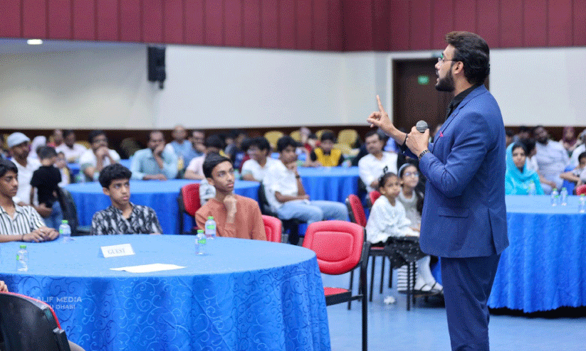 അബൂദബി ഇന്ത്യൻ ഇസ്ലാമിക് സെന്റർ ടാലന്റ് ക്ലബ് ആദ്യ സെഷനിൽ ഡോ. ഡാനിഷ് സലിം സംസാരിക്കുന്നു അബൂദബി ഇന്ത്യൻ ഇസ്ലാമിക് സെന്റർ ടാലന്റ് ക്ലബ് ആദ്യ സെഷനിൽ ഡോ. ഡാനിഷ് സലിം സംസാരിക്കുന്നു