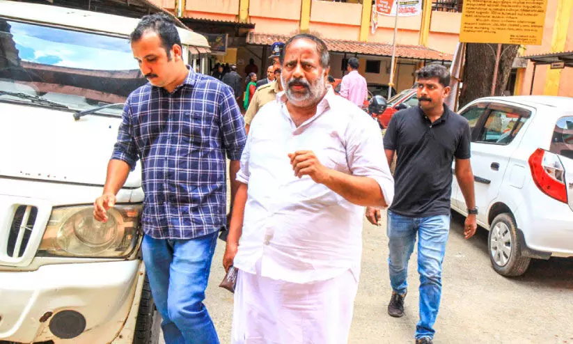 മൈലപ്ര ബാങ്ക് തട്ടിപ്പ്: ജോഷ്വാ മാത്യു ക്രൈംബ്രാഞ്ച് കസ്റ്റഡിയിൽ: തെളിവെടുപ്പ് തുടങ്ങി