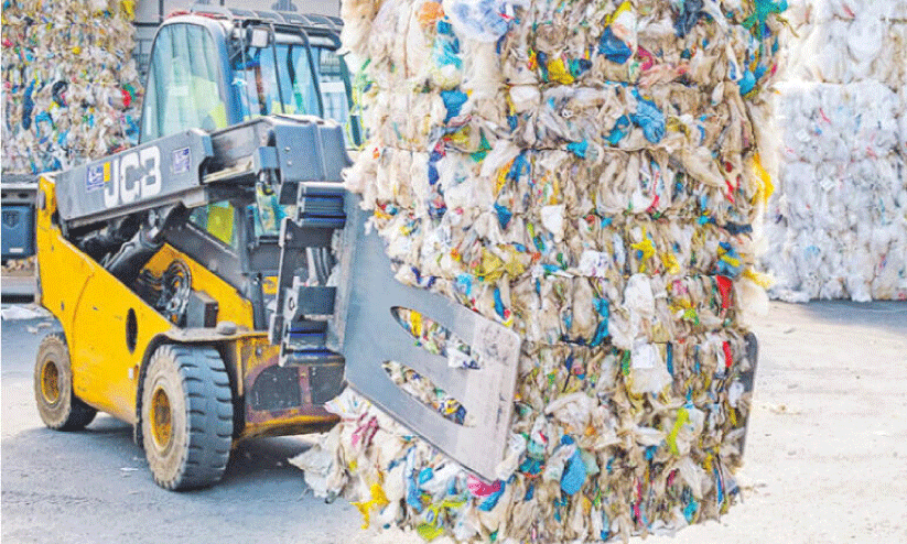 ഒമാനിൽ ഒ​രു വ​ർ​ഷം പു​ന​രു​പ​യോ​ഗി​ക്കു​ന്ന​ത് 10.14 ല​ക്ഷം ട​ൺ മാ​ലി​ന്യം