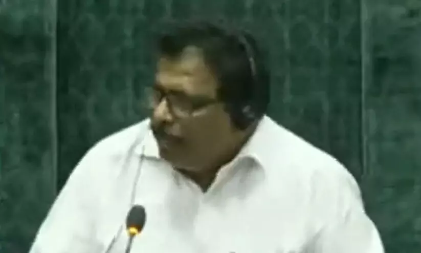 ബിധൂരിയെ തടയാതെ കൊടിക്കുന്നിൽ; എഴുന്നേറ്റ ഡാനിഷ് അലിയോട് ഇരിക്കാൻ ആവശ്യപ്പെട്ടു ബിധൂരിയെ തടയാതെ കൊടിക്കുന്നിൽ; എഴുന്നേറ്റ ഡാനിഷ് അലിയോട് ഇരിക്കാൻ ആവശ്യപ്പെട്ടു