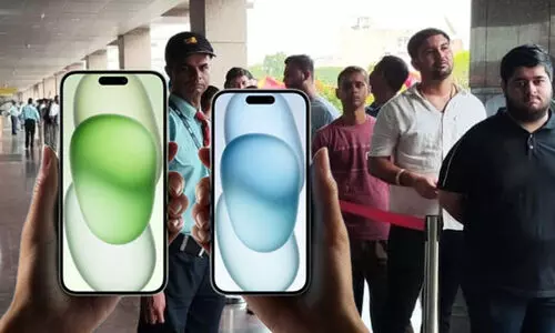 ഐഫോൺ 15ന് 48,900 രൂപ..! പുതിയ സീരീസ് സ്വന്തമാക്കാൻ ഐ സ്റ്റോറിന് മുന്നിൽ നീണ്ട നിര