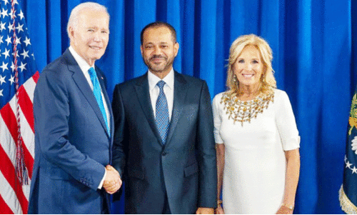 ഒ​മാ​ൻ വി​ദേ​ശ​കാ​ര്യ മ​ന്ത്രി സ​യ്യി​ദ്​ ബ​ദ​ർ ഹ​മ​ദ്​ അ​ൽ​ബു​സൈ​ദി യു.​എ​സ് പ്ര​സി​ഡ​ന്റ്  ജോ ​ബൈ​ഡ​നു​മാ​യി കൂ​ടി​ക്കാ​ഴ്ച ന​ട​ത്തി​യ​പ്പോ​ൾ