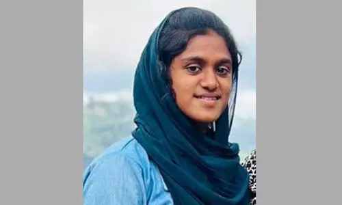 വിദ്യാർഥിനിയെ മരിച്ച നിലയില്‍ കണ്ടെത്തി